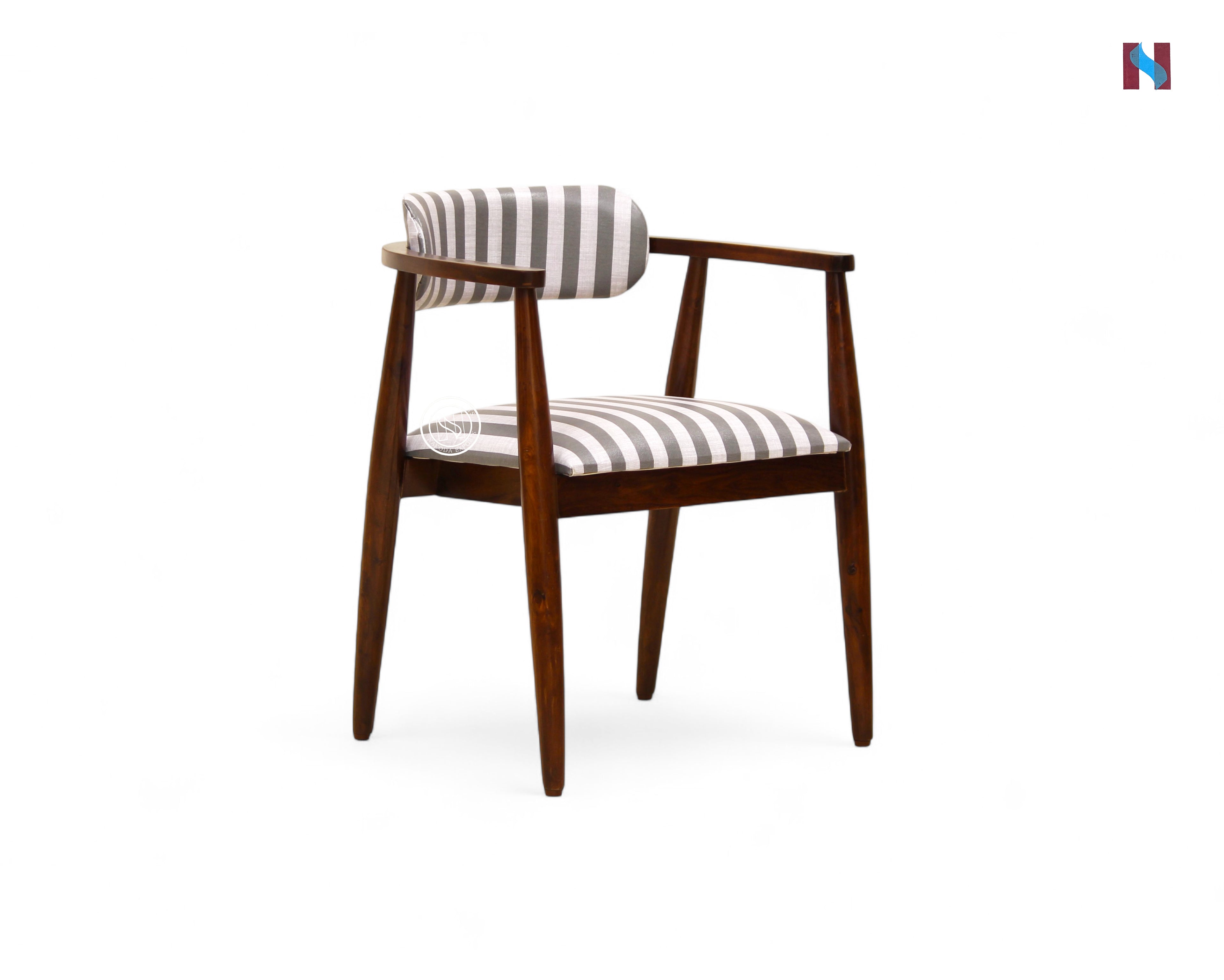 Lema Lounge Chair